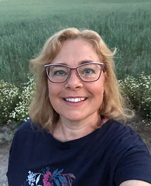 Hiiden Laulu, Regina Ekroos.